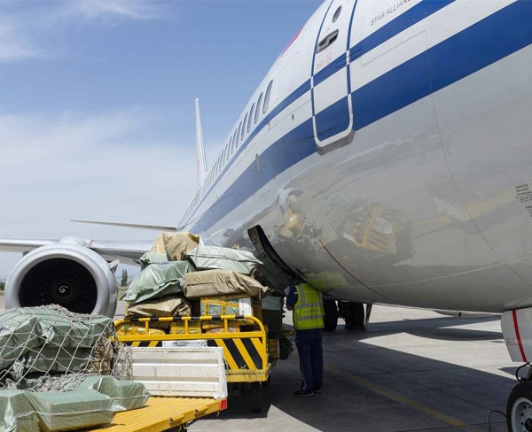 在國際航空貨運中,托運書中需注明的是？(圖1)