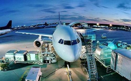 航空運(yùn)輸?shù)奶攸c(diǎn)(圖1) 航空運(yùn)輸?shù)奶攸c(diǎn)(圖1)